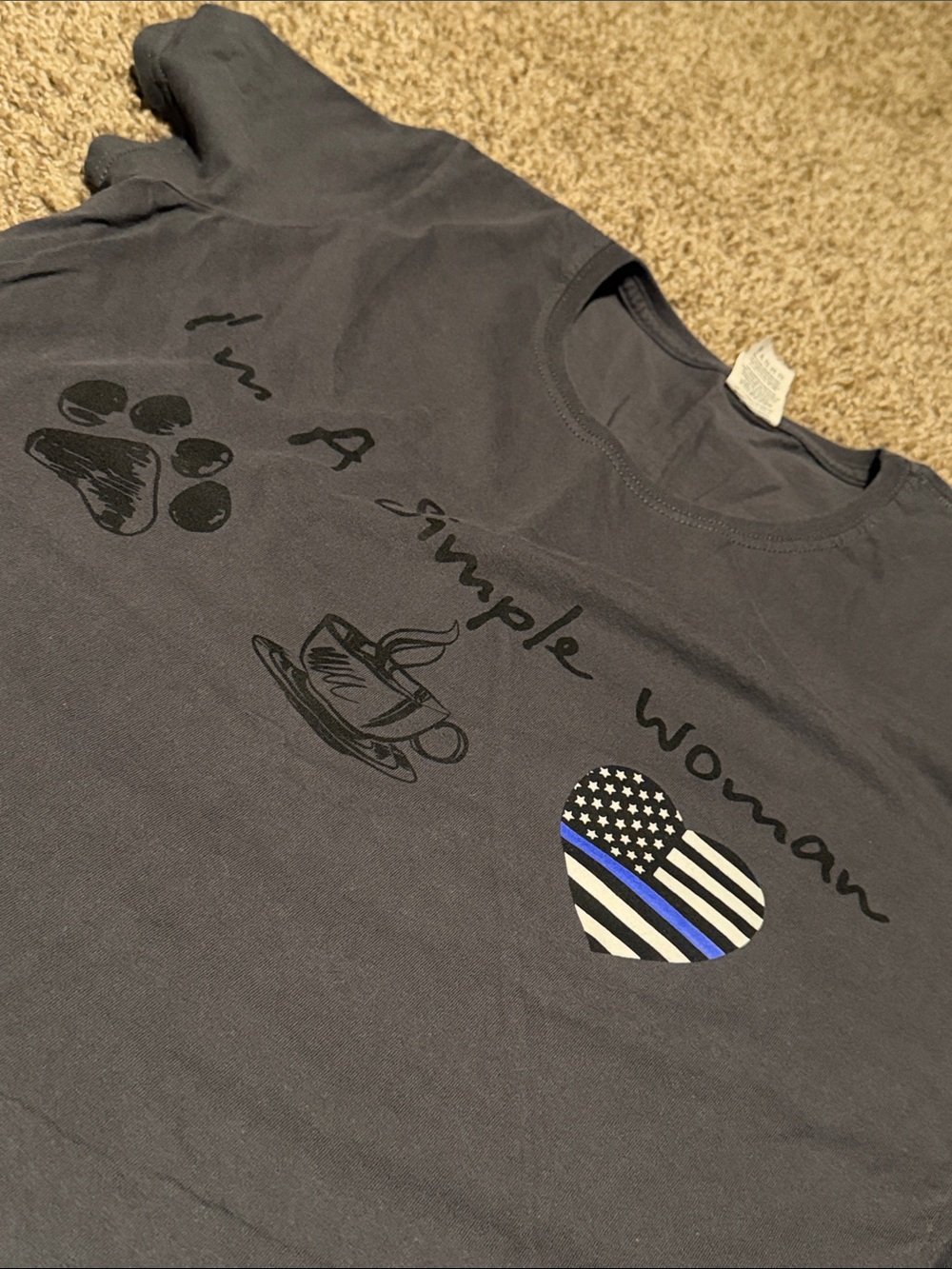I’m a Simple Woman tee (L) - EUC!
